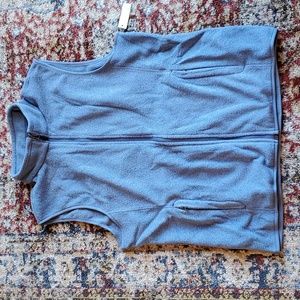 NWT full zip fleece vest with 2 front pocket size large